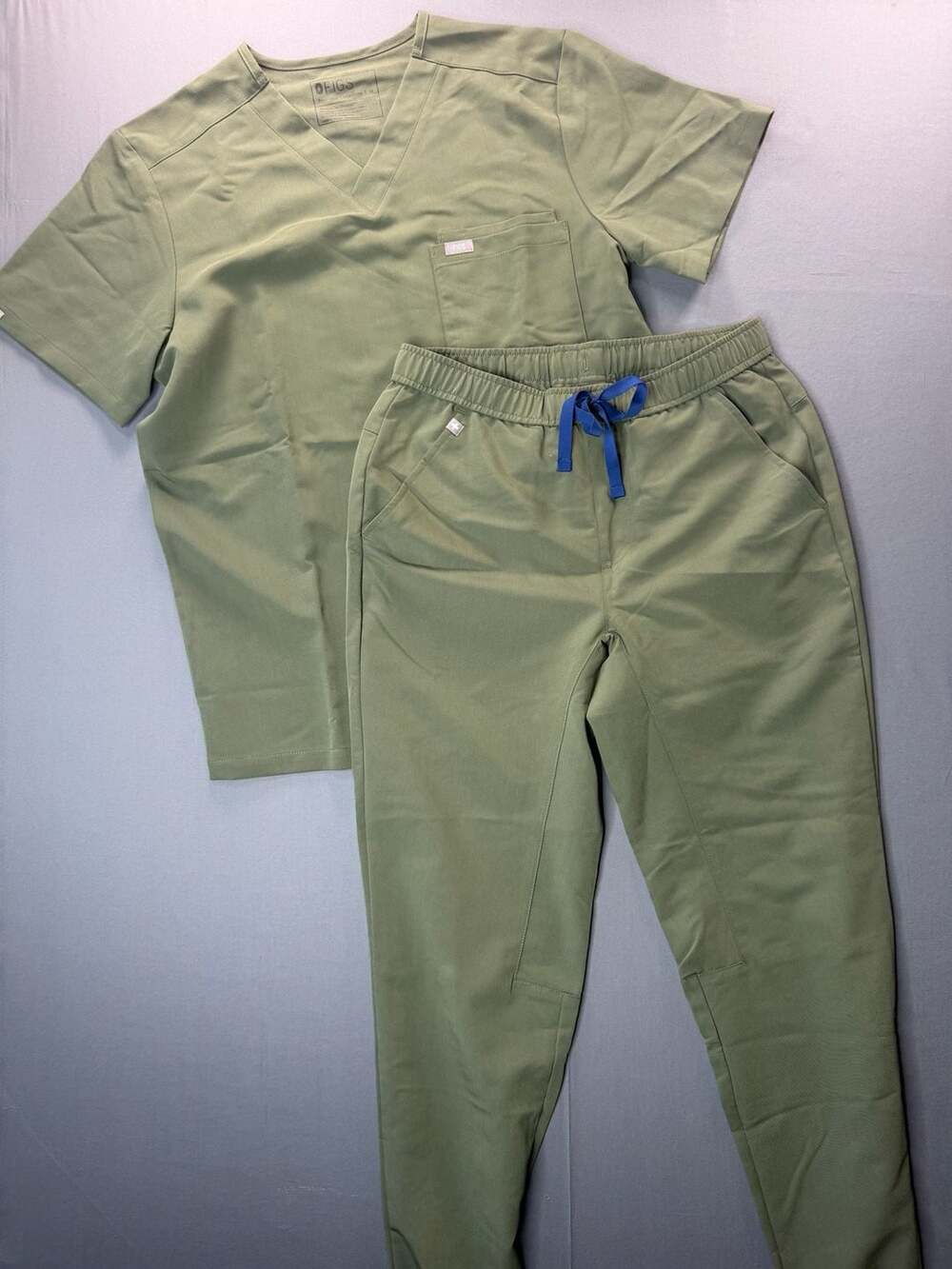 FIGS Technical Collection Scrub Set Olive Green Tansen Scrub Top Pants Size S/M